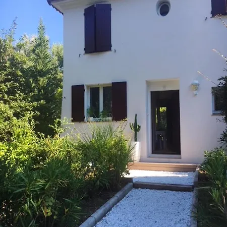 House With 3 Bedrooms In Grimaud With Shared Pool Furnished Garden And Wifi 2 Km From The * Saint-Tropez